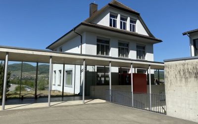 Bild Haus Seitens Der Schule